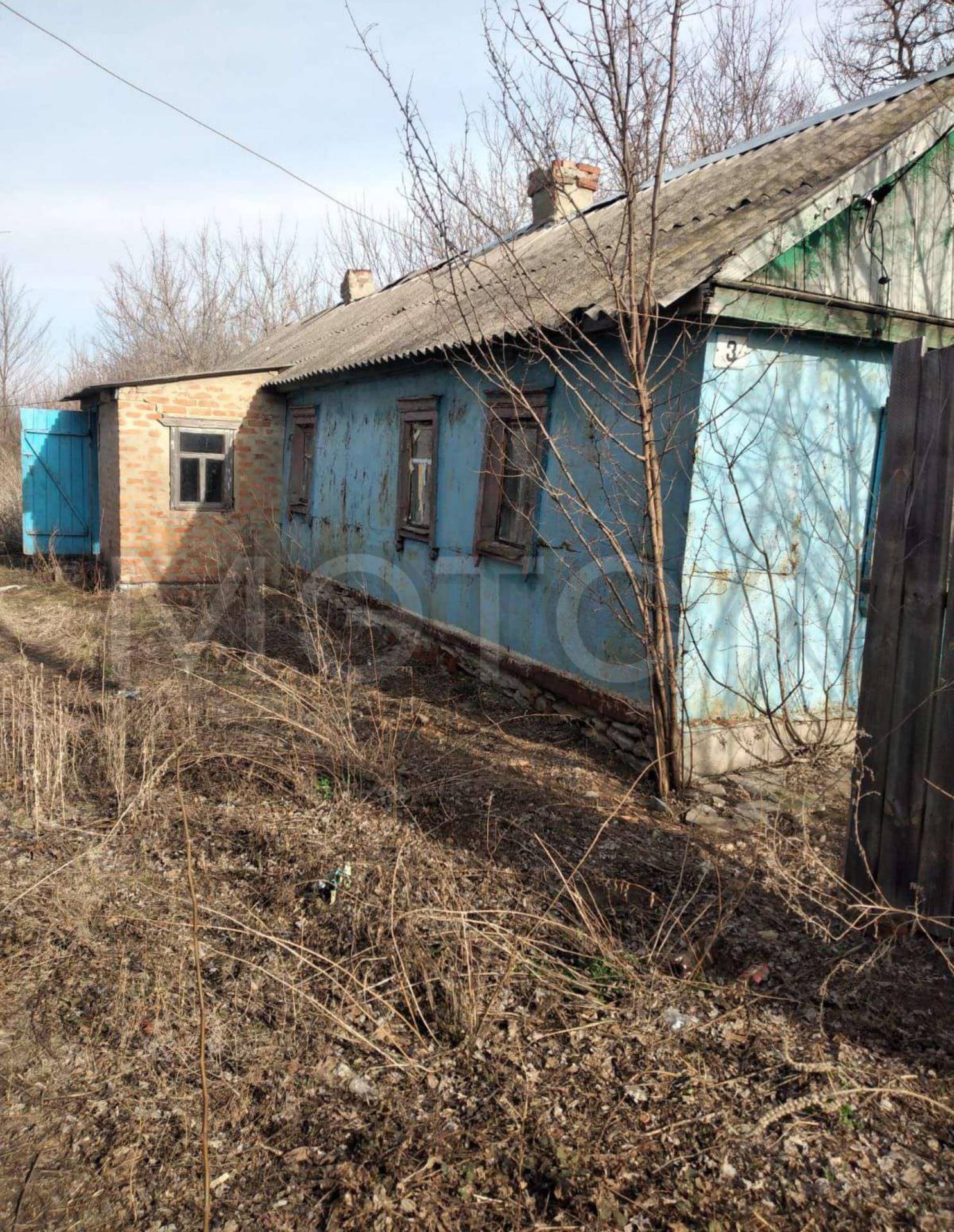 1/5 доли в праве на жилое здание, площадью 41,1 кв. м., кадастровый номер: 61:22:0020101:2476, и 1/5 доли в праве на земельный участок площадью 3700 кв.м., с кадастровым номером: 61:22:0020101:437, расположенные по адресу: Ростовская область, Миллеровский район, сл. Волошино, ул. Советская, д. 3
Порядок ознакомления с имуществом должника:
С имуществом, являющимся предметом торгов, можно ознакомиться по адресу: Ростовская область, Миллеровский район, сл. Волошино, ул. Советская, д. 3, по предвари