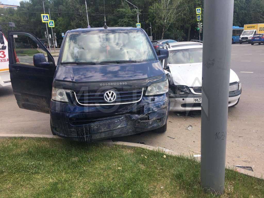 Автомобиль легковой, ФОЛЬКСВАГЕН МУЛЬТИВЕН, VIN: WV2ZZZ7HZ8H149038, год изготовления: 2008
Порядок ознакомления с имуществом должника:
С ЛОТОМ №1 можно ознакомиться по месту его нахождения: г. Москва, ул. Севанская, д. 8-105, предварительно согласовав время с Финансовым управляющим по тел. +79191206769, либо путем направления запроса на электронную почту au.sergienko@inbox.ru, с момента публикации сообщения о продаже имущества и до окончания приема заявок.
Во избежание претензий к Арбитражному у