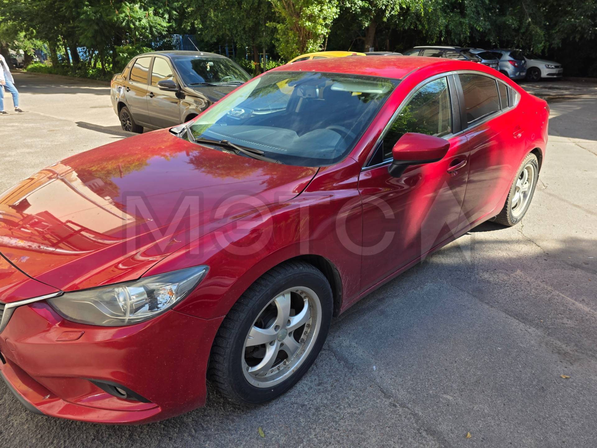 Автомобиль MAZDA 6, 2013 года выпуска, VIN: JMZGJ426831120621.
Начальная цена лота 990 000 рублей. Трнспортное средство находится в залоге у АО «Авто Финанс Банк».
Порядок ознакомления с имуществом должника:
Ознакомление с имуществом в рабочие дни с 9 до 14 часов по предварительной договоренности с организатором торгов.