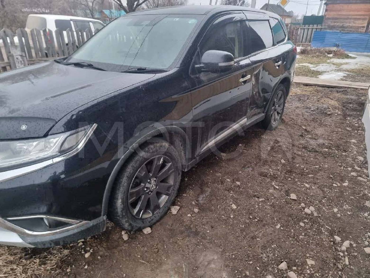 Легковой автомобиль MITSUBISHI OUTLANDER, 2017 г.в., Кузов № GF8W-0400766, Техническое состояние сложно определить, в результате ДТП значительно поврежден автомобиль, вмятина на задней левой двери (с пассажирской стороны), трещины лобового стекла, с левой стороны отсутствует противотуманная фара, автомобиль заводится, но не едет (причины не известны, возможно что-то с автоматом, также при включении зажигания на приборной панели отображаются многочисленные ошибки.
Порядок ознакомления с имущество