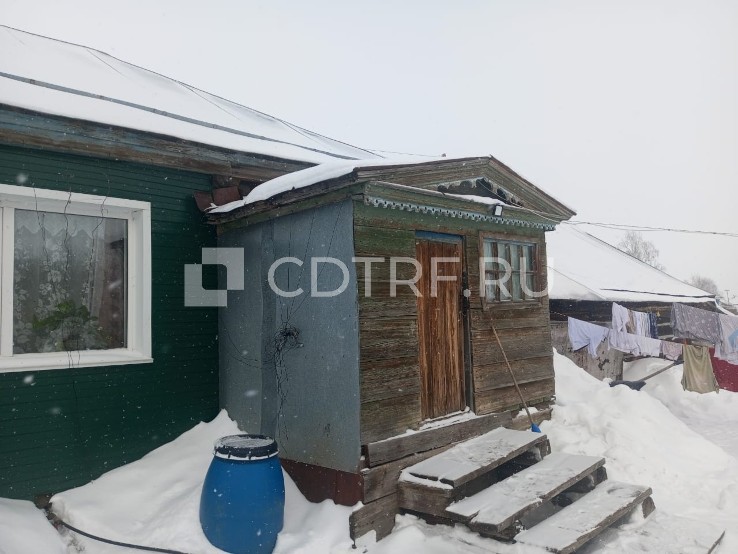 Дом, площадь 44,9 кв. м., адрес (местонахождение): Россия, край Алтайский, р-н Усть-Пристанский, с. Брусенцево, ул. Заречная, дом 43, кадастровый (условный) номер: 22:55:010201:678.
Находится в долевой собственности, размер доли: 1/6.
Земельный участок, площадь 2600+/-18 кв. м., адрес (местонахождение): Россия, край Алтайский, р-н Усть-Пристанский, с. Брусенцево, ул. Заречная, дом 43, кадастровый (условный) номер: 22:55:010201:46.
Находится в долевой собственности, размер доли: 1/6.
С предметом