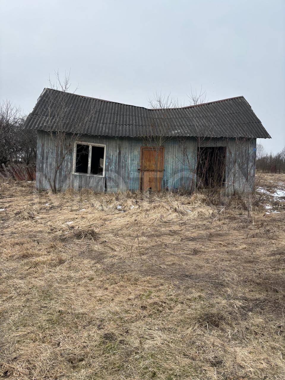Нежилое здание (кад. номер 40:24:110102:60, пл. 70,6 кв.м., адрес: Калужская обл., Юхновский р-н, д. Кулиги, д. 7) и земельный участок под здание магазина (кад. номер 40:24:110102:45, площадью 200 кв. м., адрес: Калужская обл., Юхновский р-н, д. Кулиги, д. 7);
Порядок ознакомления с имуществом должника:
С подробной информацией по имуществу можно ознакомиться по адресу: Калужская обл., г. Обнинск, ул. Ленина 121, оф. 1014 с 10-00 до 14-00 или по запросу на электронную почту финансового управляюще