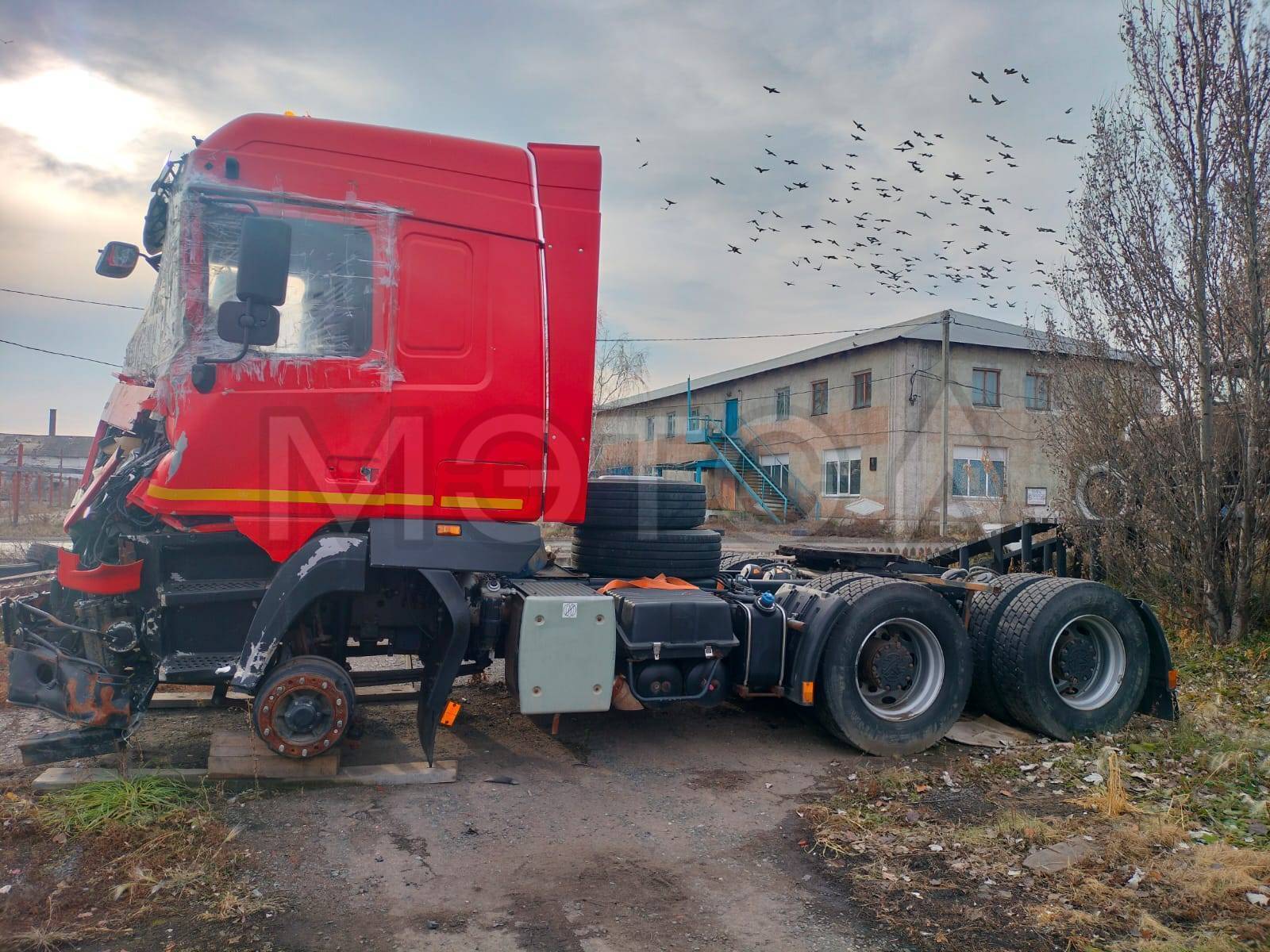 Грузовой автомобиль МАЗ 64A028 2022 г. в., объем двигателя 11596,00 куб. см., VIN Y3M64A028N0000033, ГРЗ А080ВК155
Порядок ознакомления с имуществом должника:
Ознакомление с имуществом осуществляется по адресу: Омская область, Калачинский район, г. Калачинск, ул. 9-я Заовражная, д. 29, с документами, проектом договора купли-продажи по адресу: 644099, г. Омск, ул. Интернациональная, д. 14, оф. 38 в период с 17.08.2026 по 21.09.2026. Дату и время ознакомления с имуществом, подлежащим реализации не