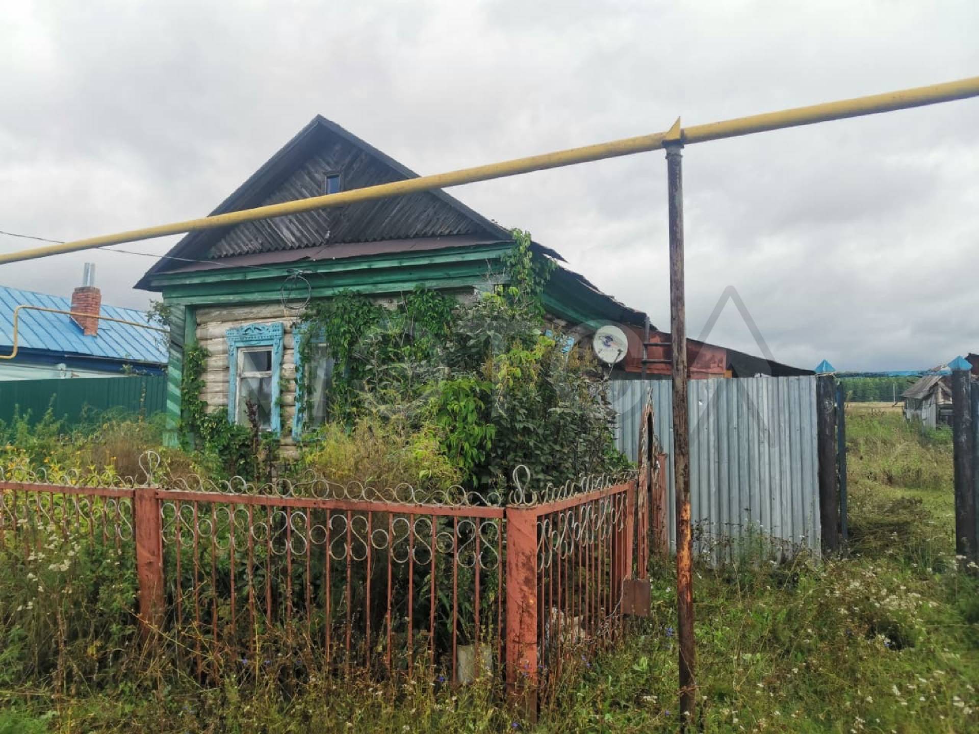 3/8 доля в праве на жилое здание,
площадь: 22,5кв.м., кадастровый номер:
16:07:270301:189 и 3/8 доля в праве на
земельный участок , площадь: 4 057кв.м.,
категория земель: Земли населенных
пунктов, разрешенное использование:
Для ведения личного подсобного
хозяйства, кадастровый номер:
16:07:270301:30, Адрес
(местоположение): Республика
Татарстан,Альметьевский
муниципальный район, д Березовка, ул
Горная, дом 65
Ограничения прав на земельный участок, предусмотренные статьей 56 Земельного кодекса Ро