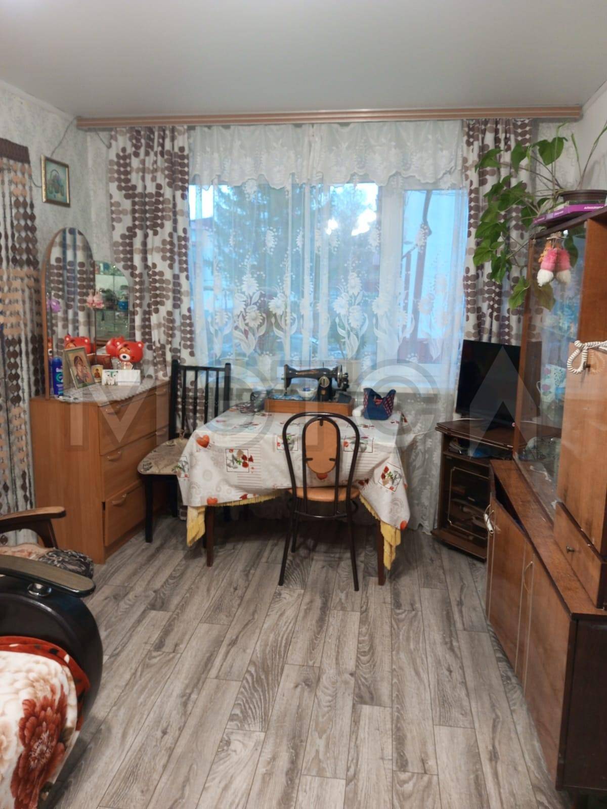 1/4 доля в квартире, площадь 42.5 кв.м., назначение: жилое, адрес (местонахождение): Россия, обл Самарская, р-н Челно-Вершинский, с Челно-Вершины, мкр 1-й, дом 4, квартира 4, кадастровый (условный) номер: 63:35:0802016:843
Порядок ознакомления с имуществом должника:
Для получения всей имеющейся информации о лоте (в том числе фото) необходимо направить запрос на адрес эл. почты (в теме письма указать ФИО должника): au-mem.torg1@yandex.ru либо по телефону +7 (919) 171-08-77
Обращаю внимание, что н