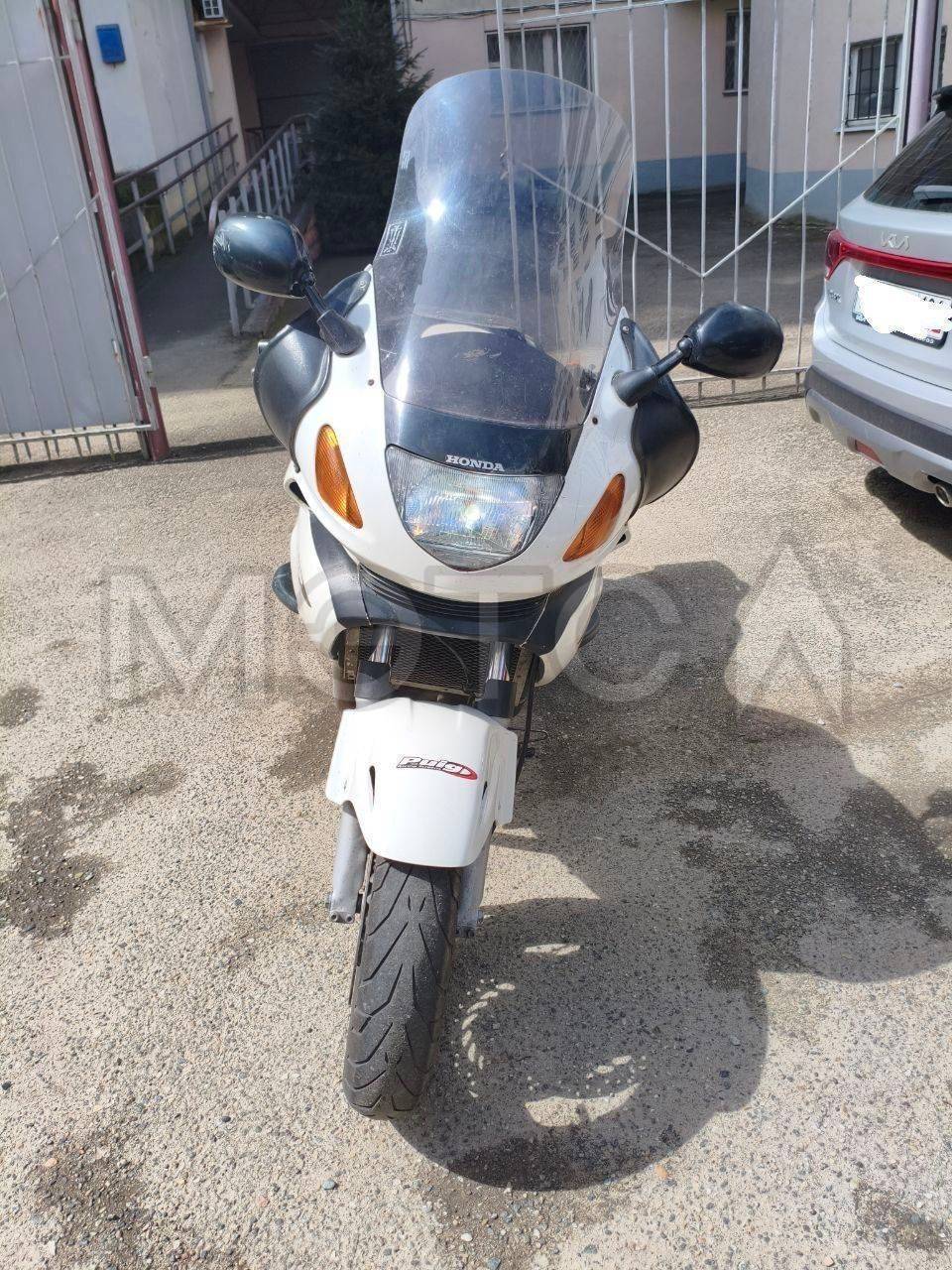 Мотоцикл, марка: HONDA NT650V, год изготовления: 2000, VIN: VTMRC47A0YE323117, мощность двигателя, л. с. (кВт): 27 (18.85). Пробег уточнять при осмотре.
Порядок ознакомления с имуществом должника:
Ознакомление с имуществом осуществляется по согласованию с организатором торгов по эл. почте: bogdan_monoul@mail.ru и тел.: 8-927-054-67-89 (в рабочие часы).
Ознакомление с имуществом производится самостоятельно и за счет потенциального покупателя с момента публикации сообщения о продаже имущества и до