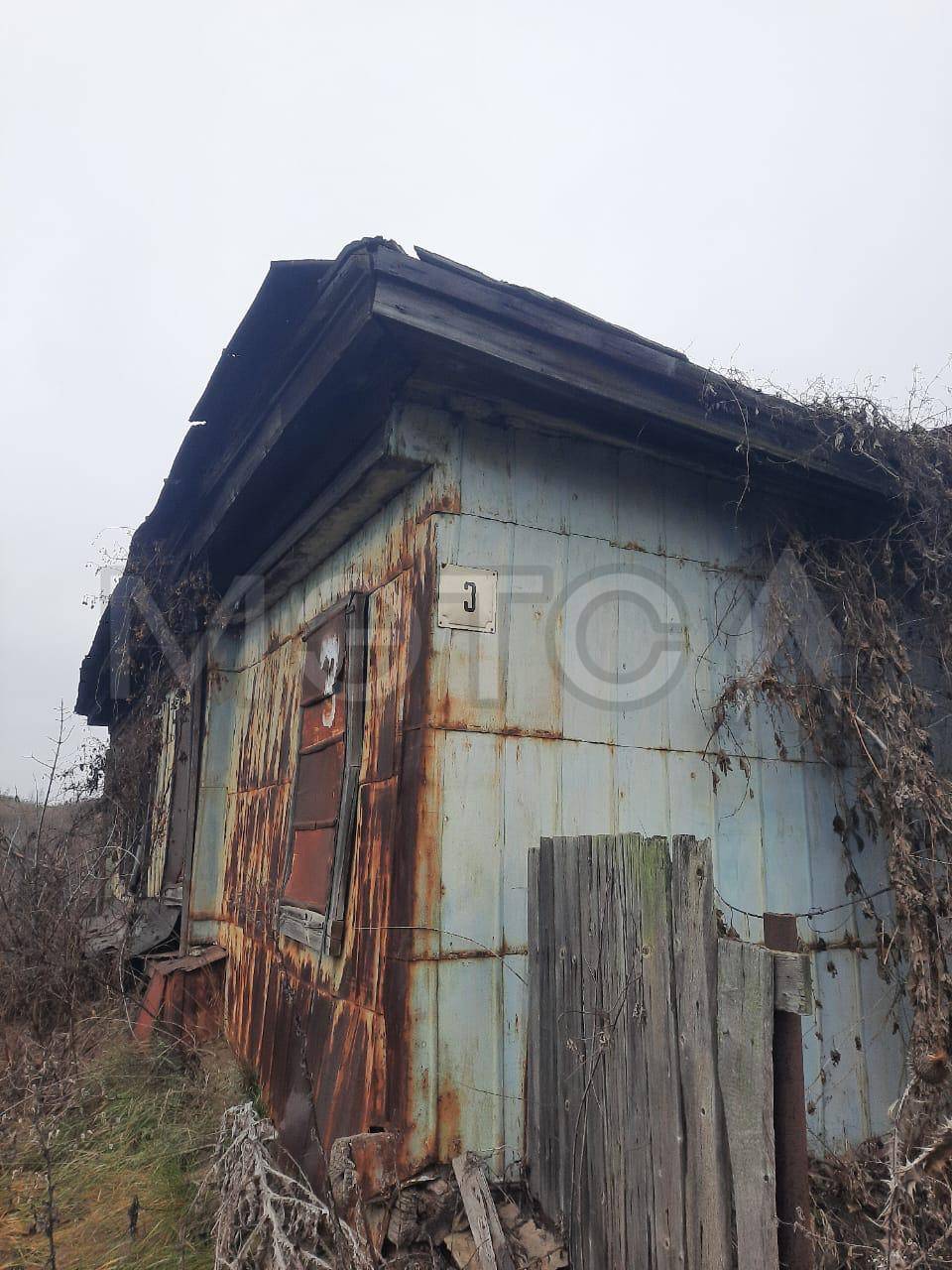 общая долевая собственность 1/2 на жилой дом площадью 46,1 кв.м., кадастровый номер 64:19:020741:84 по адресу: Саратовская область, Лысогорский район, с. Федоровка, ул. Волжанная, д. 27., общая долевая собственность 1/2 на сарай площадью 26,6 кв.м., кадастровый номер 64:19:020740:101 по адресу: Саратовская область, Лысогорский район, с. Федоровка, ул. Волжанная, д. 27, общая долевая собственность 1/2 на земельный участок площадью 697,0 кв.м., кадастровый номер 64:19:020741:32 по адресу: Саратовс