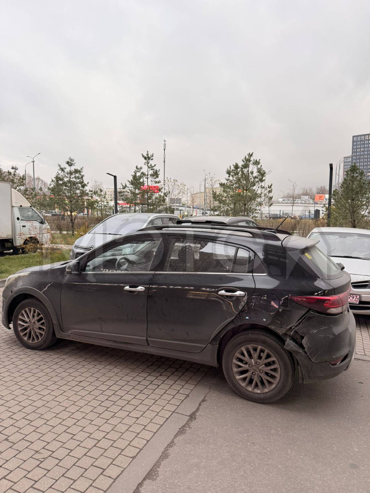 KIA RIO, Идентификационный номер(VIN) Z94C351BBLR111409, Регистрационный знак (серия, номер) ТС В932АМ790, Год выпуска 2020
Обращаю внимание, что на имущество зарегистрировано ограничение (обременение) права: находится в залоге у ПАО «Сбербанк».
Обращаю внимание, что автомобиль находился в эксплуатации и является бывшим в употреблении; может иметь скрытые недостатки (неисправности), которые являются следствием эксплуатационных дефектов или естественного износа любых узлов, агрегатов и комплектую