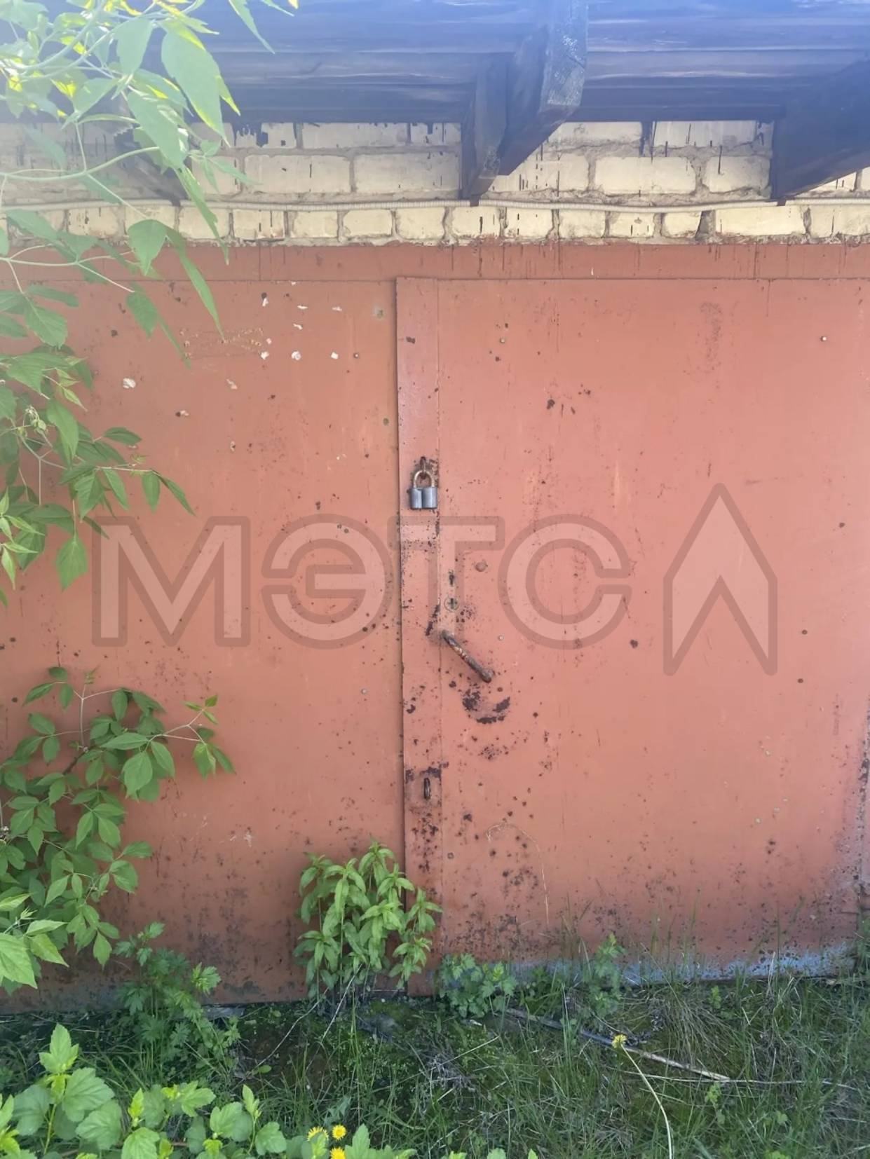 Гараж, площадь 22,6 кв.м., назначение: нежилое, адрес (местонахождение): Россия, обл Владимирская, г Муром, ул Кленовая, кадастровый (условный) номер: 33:26:010403:2023 и право аренды на земельный участок под ним, площадь 25 +/- 2 кв.м., категория земель: Земли населенных пунктов, разрешенное использование: эксплуатация гаража, кадастровый номер: 33:26:010403:1935, находящийся по адресу (местоположение): Владимирская обл., МО округ Муром (городской округ), г. Муром, ул. Кленовая.
Договор аренды 