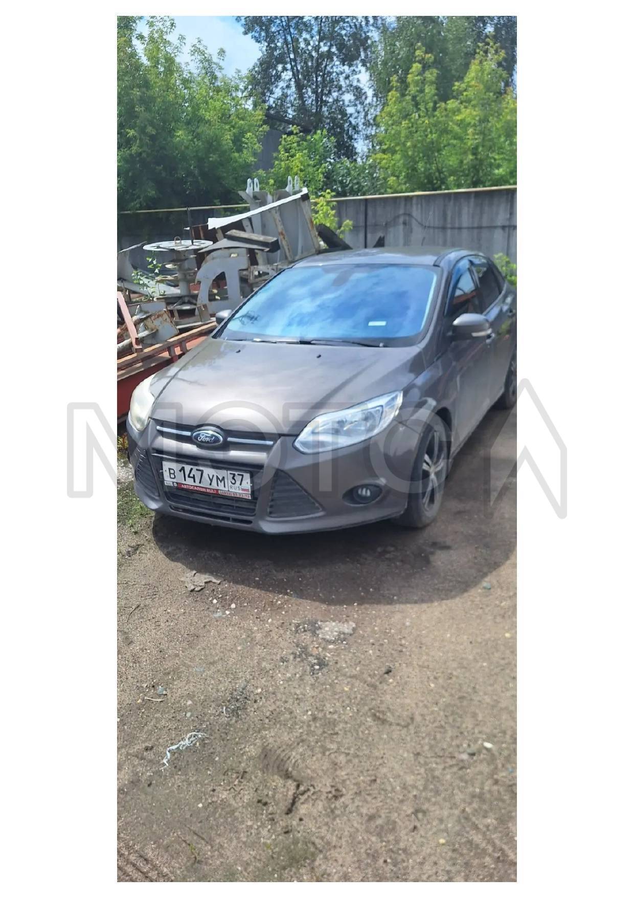 Автомобиль: марка FORD FOCUS, год выпуска: 2013, VIN: X9FMXXEEBMDC47223
На стойке правого заднего крыла трескается краска. После дтп предыдущих собственников, переднее правое крыло мятое и с царапинами, передний бампер с трещинами. Требуется замена подвески включая все амортизаторы и ручник. Необходима замена сцепления. Расход масла в двигателе, в будущем нужен капитальный ремонт двигателя. Рулевая рейка требует ремонта. На лобовом стекле трещина в углу, обогрев работает наполовину. Резина летня