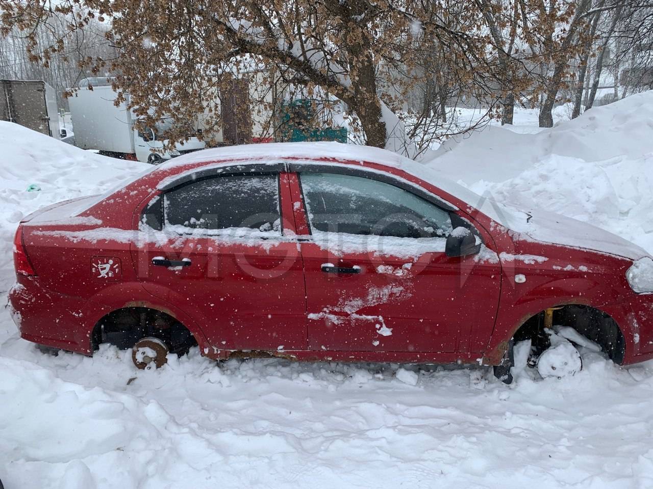 Легковой автомобиль: ШЕВРОЛЕ КЛАСС Т200, модель: АВЕО, год изготовления: 2007, цвет: Красный, VIN:
XUUSF69TJ80006160, ПТС: 39MO611756261120070Z, г/н: У864АН44, мощность двигателя, л. с. (кВт): 72 л.с.,
отсутствуют четыре колеса и аккумулятор, имеются следы коррозии.
Порядок ознакомления с имуществом должника:
С лотом №1 можно ознакомиться по месту его нахождения: 142108, Московская области, г. Подольск, микрорайон Кутузово, ул. Циолковского, д.15, предварительно согласовав время с Финансовым упр
