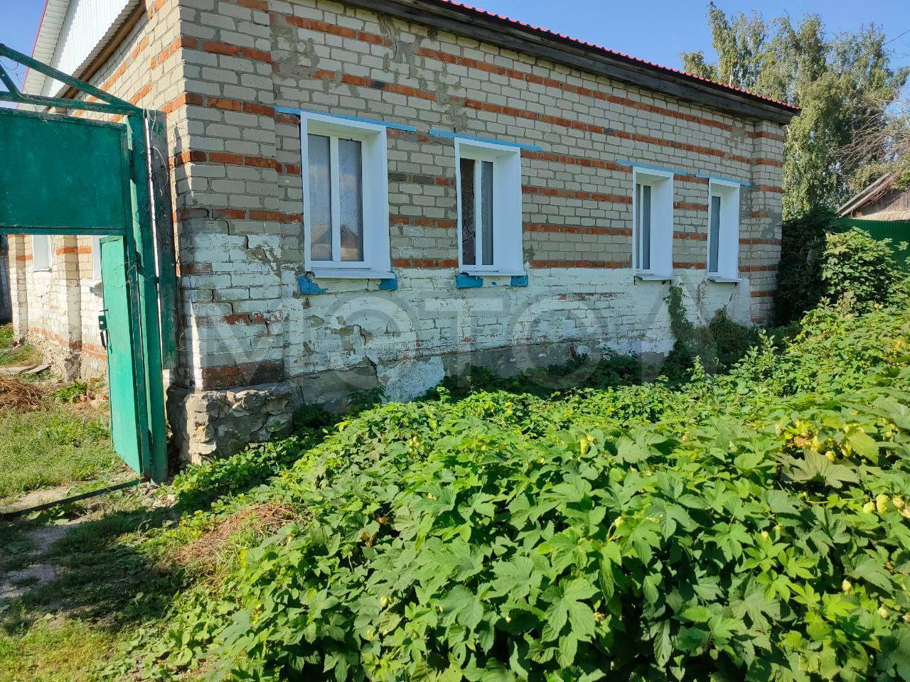 Лот №1 - Земельный участок, площадью 1258 +/- 12,41 кв. м, категория земель: земли населенных пунктов, разрешенное использование: для ведения личного подсобного хозяйства, расположенный по адресу: Саратовская область, р-н Новобурасский, рп. Новые Бурасы, ул. Баумана, д. 72, с кадастровым номером: 64:21:130316:5;
Жилой дом, назначение: жилое, площадью 61,8 кв.м, этажность 1, в том числе подземных 0, расположенный по адресу: Саратовская область, Новобурасский район, р.п. Новые Бурасы, ул. Баумана,