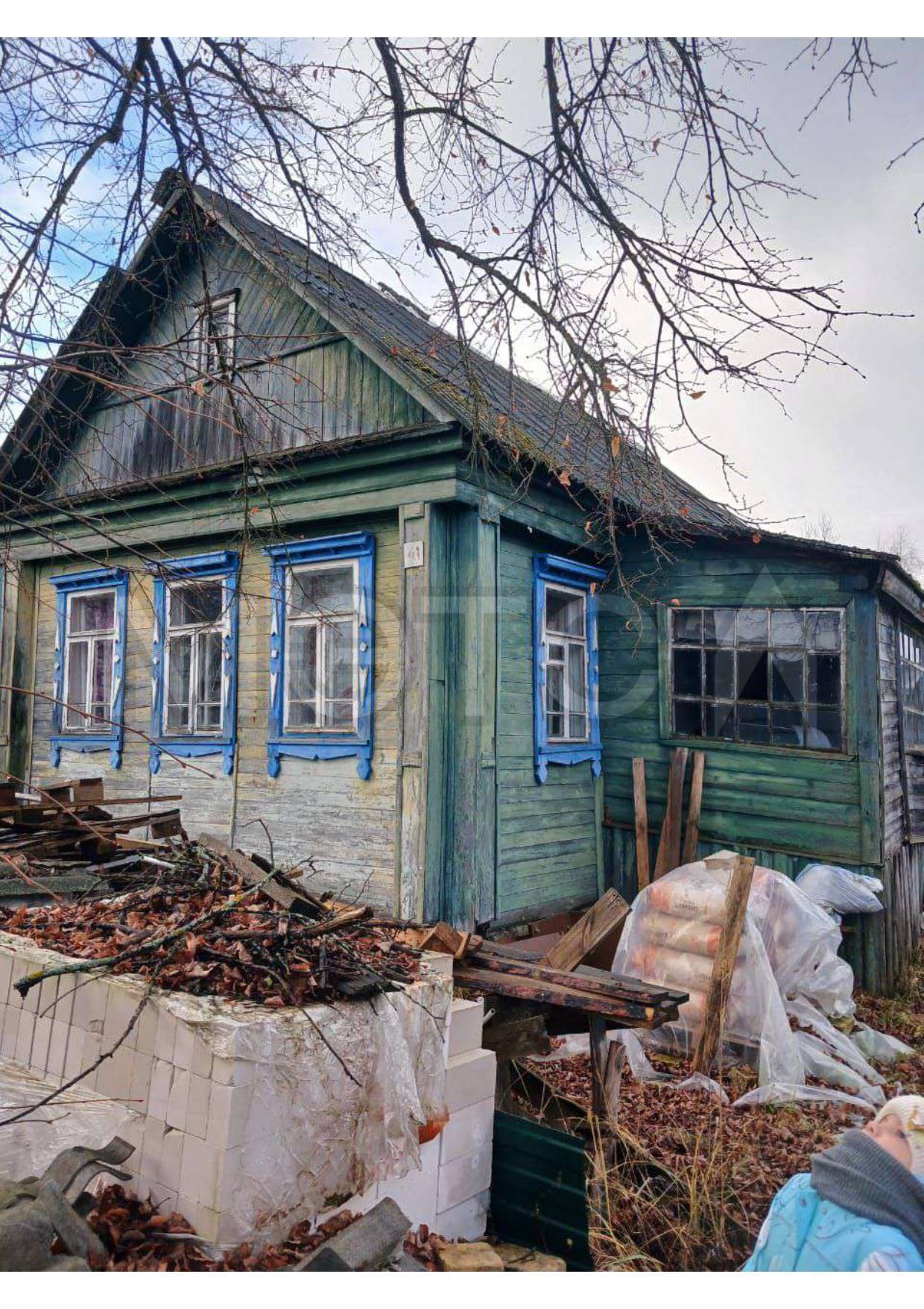 1\4 доли в общей долевой собственности на жилой дом, площадь 34,9 кв.м., кадастровый (условный) номер: 33:14:000906:121 и 1\4 доли общей долевой собственности на земельный участок под ним, площадь 1241 +/- 17 кв.м., кадастровый (условный) номер: 33:14:000906:9, находящиеся по адресу (местонахождение): Владимирская область, р-н. Гусь-Хрустальный, п. Уршельский, ул. Горького, д. 41
Порядок ознакомления с имуществом должника:
С документами и сведениями об имуществе, являющимся предметом торгов, мож