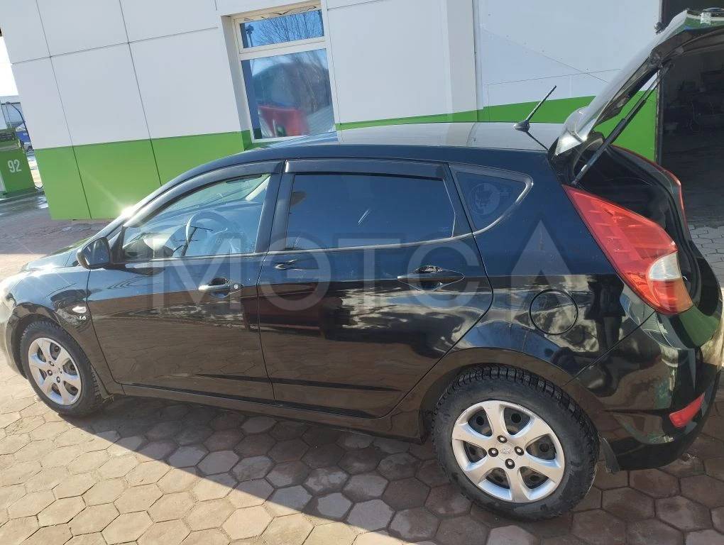 Транспортное средство - Легковой автомобиль, марка: HYUNDAI, модель: SOLARIS, 2011 года выпуска, VIN: Z94CT51DABR024458, грз: Р060КХ186, модель, номер двигателя: G4FC BW414793, мощность двигателя: 123 л.с., рабочий объем двигателя: 1591 куб. см., шасси (рама): отсутствует, номер кузова: Z94CT51DABR024458, цвет кузова: чёрный. КПП: механическая. Пробег более 200 тыс.км. Совместная собственность, обремененное залогом. Характеристика: кузов в удовлетворительном состоянии. Имеется трещина на лобовом